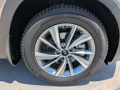 Used 2019 Hyundai Santa Fe Limited FWD image 9
