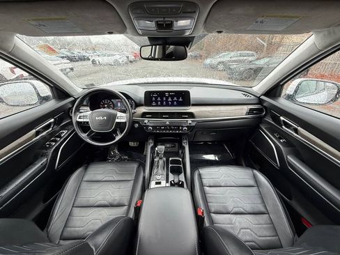Certified 2022 Kia Telluride SX w/ SX Prestige Package image 24
