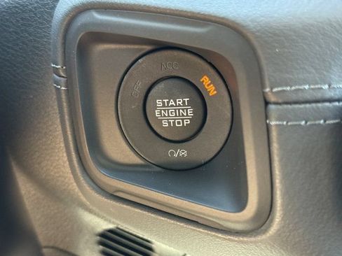 Used 2026 Jeep Wrangler Unlimited Rubicon AWD/4WD image 19