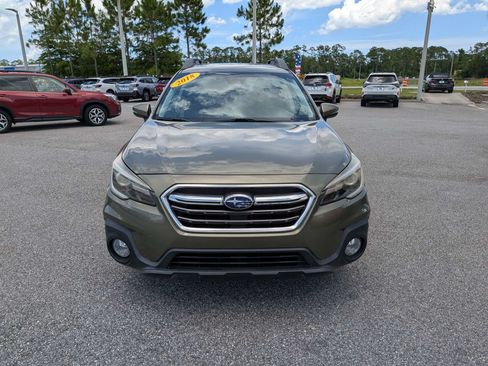 Used 2018 Subaru Outback 2.5i Limited AWD/4WD image 9