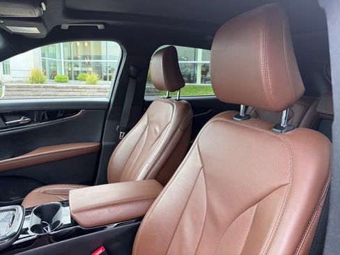 Used 2023 Lincoln Nautilus Reserve w/ Luxury Package AWD/4WD image 10