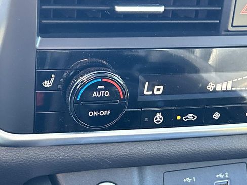 Certified 2023 Nissan Rogue SV w/ SV Premium B Package AWD/4WD image 28