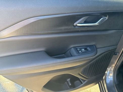 Certified 2025 Jeep Grand Cherokee Altitude image 20