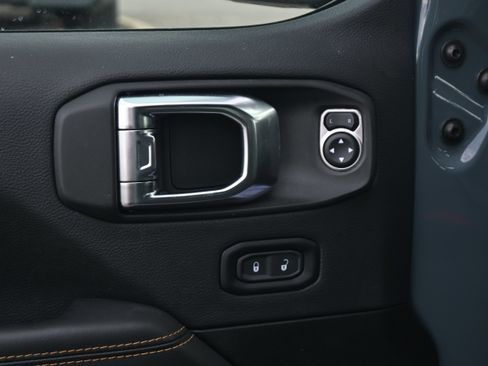 Used 2025 Jeep Wrangler Sahara w/ Safety Group image 29