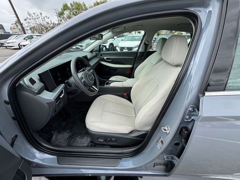 Used 2025 Hyundai Sonata SEL FWD image 30