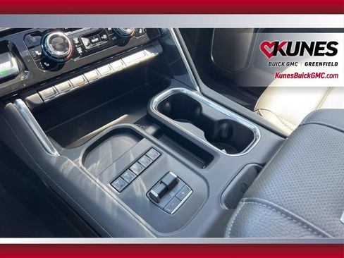 New 2026 GMC Sierra 2500 Denali w/ Denali Reserve Package AWD/4WD image 29