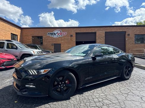Used 2015 Ford Mustang Coupe RWD image 1