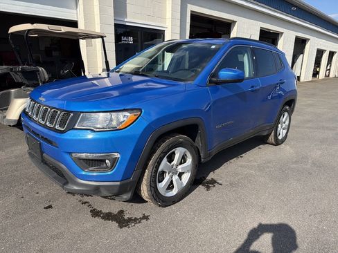 Used 2021 Jeep Compass Latitude AWD/4WD image 2