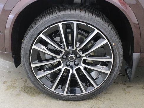 New 2026 Volvo XC90 B6 Plus w/ Protection Package image 30