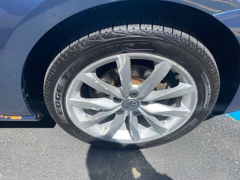 Used 2017 Volkswagen Golf SE FWD image 31