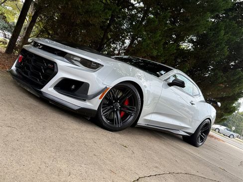 Used 2018 Chevrolet Camaro ZL1 image 4