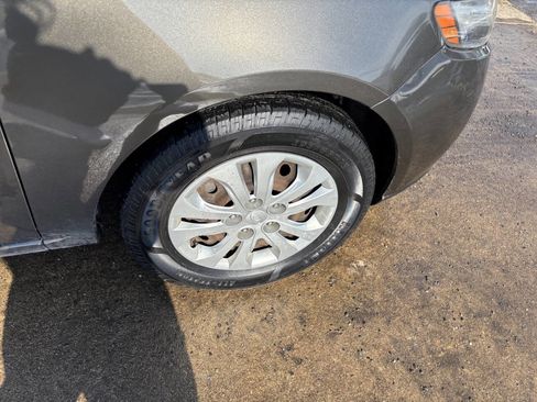 Used 2010 Kia Forte EX image 11