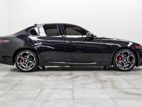 Used 2024 Alfa Romeo Giulia Veloce AWD/4WD image 10