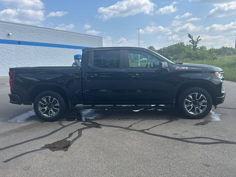 Used 2023 Chevrolet Silverado 1500 RST w/ Z71 Off-Road Package AWD/4WD image 6