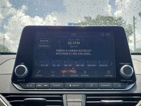 Used 2025 Nissan Altima 2.5 SV FWD image 26