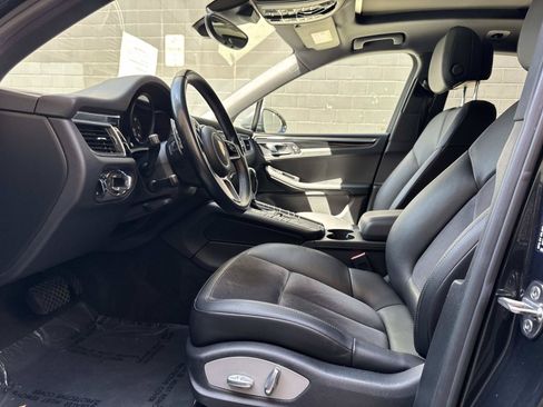 Used 2018 Porsche Macan AWD/4WD image 20