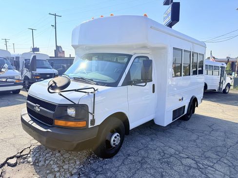 Used 2009 Chevrolet Express 3500 w/ School Bus Package RWD image 3