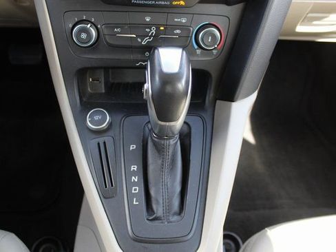 Used 2016 Ford Focus SE image 15