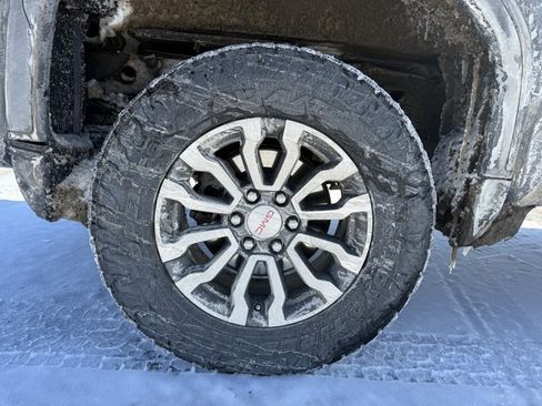 Used 2023 GMC Sierra 1500 AT4 w/ AT4 Premium Package image 4