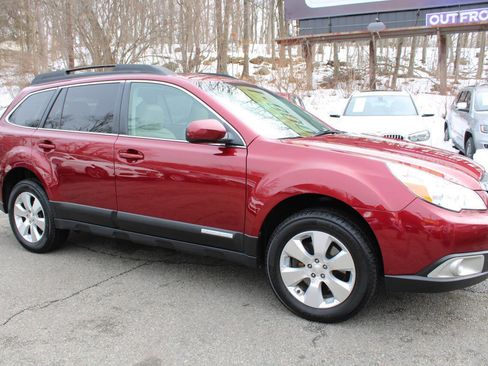 Used 2011 Subaru Outback 3.6R Limited image 5