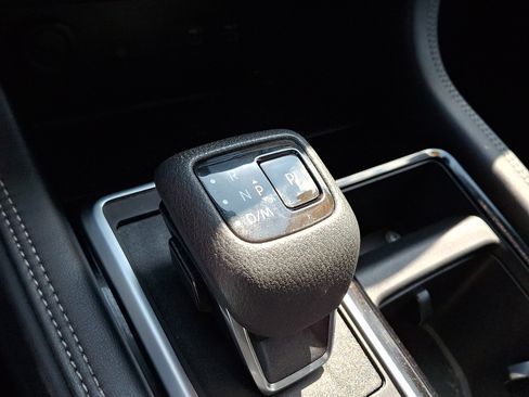 Used 2023 Nissan Pathfinder Platinum AWD/4WD image 19