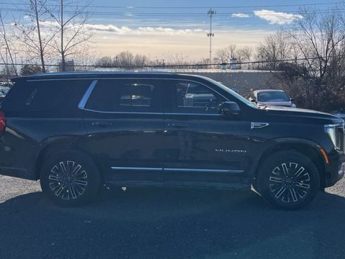 Used 2025 GMC Yukon Elevation w/ Technology Package image 8