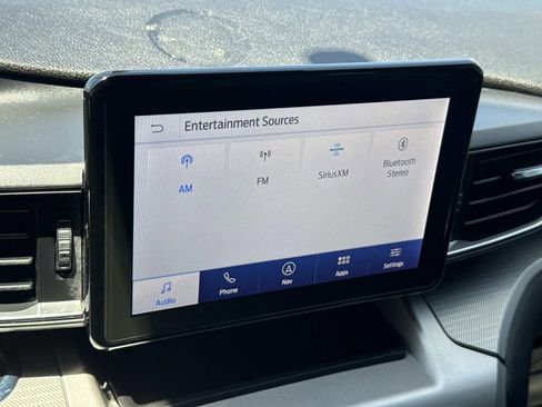 Used 2021 Ford Explorer XLT w/ Equipment Group 202A RWD image 13