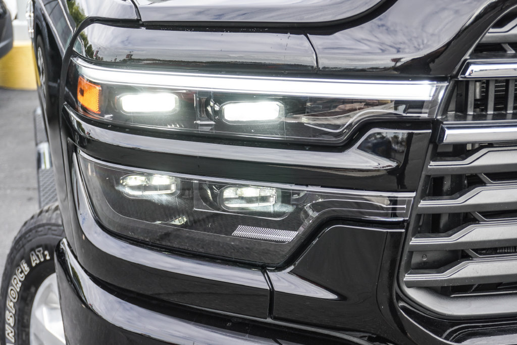 Used 2025 RAM 2500 Laramie w/ Sport Appearance Package AWD/4WD image 8
