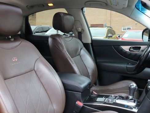 Used 2011 INFINITI FX35 AWD w/ Premium Pkg image 18