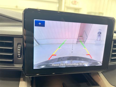 Used 2023 Ford Explorer 4WD image 14