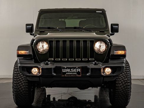 Used 2021 Jeep Wrangler Sport AWD/4WD image 2