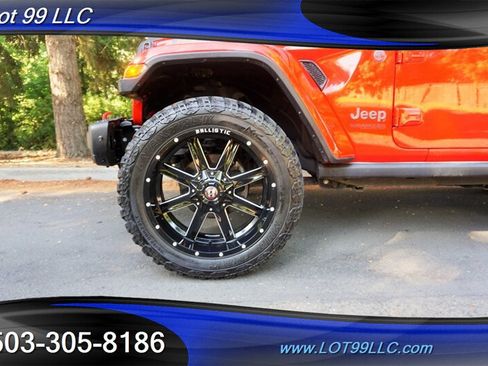 Used 2018 Jeep Wrangler Unlimited Rubicon AWD/4WD image 3
