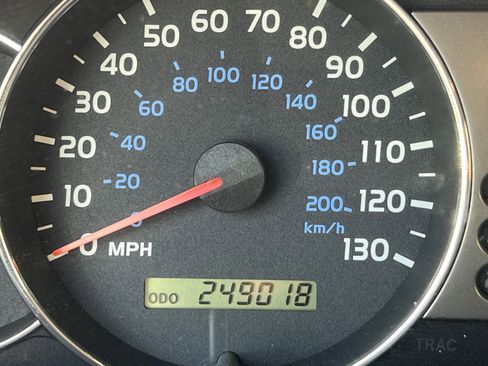 Used 2003 Toyota Land Cruiser image 12