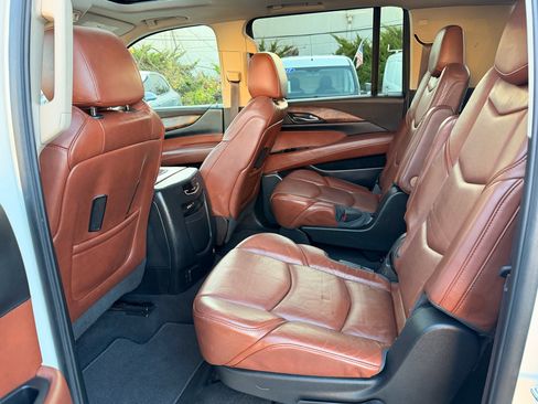 Used 2015 Cadillac Escalade ESV Luxury image 21