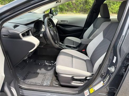 Certified 2025 Toyota Corolla LE FWD image 28
