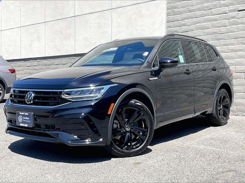 Certified 2023 Volkswagen Tiguan SE R-Line FWD image 12