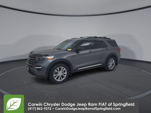 Used 2022 Ford Explorer XLT w/ Equipment Group 202A AWD/4WD image 7