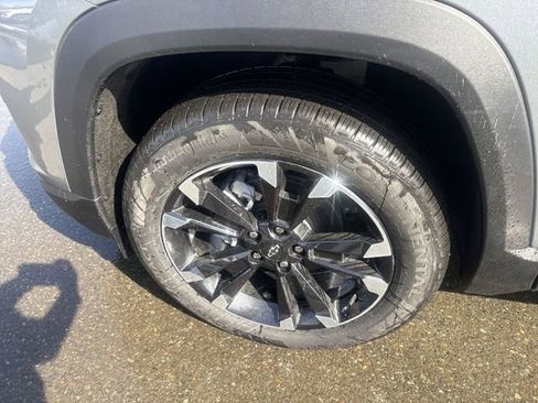 New 2026 Chevrolet Equinox EV LT w/ Convenience Package II image 34