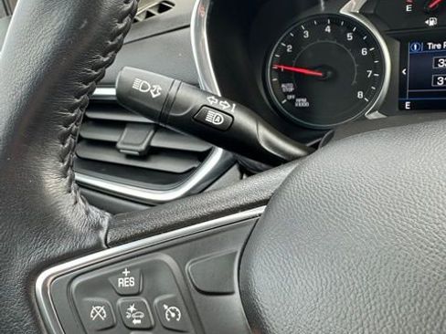 Used 2021 Chevrolet Equinox LT image 25