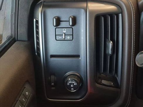 Used 2018 Chevrolet Silverado 1500 LTZ w/ Texas Edition RWD image 17