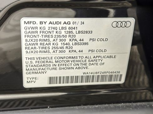 Used 2024 Audi Q4 e-tron Prestige w/ Black Optic Plus Package AWD/4WD image 27