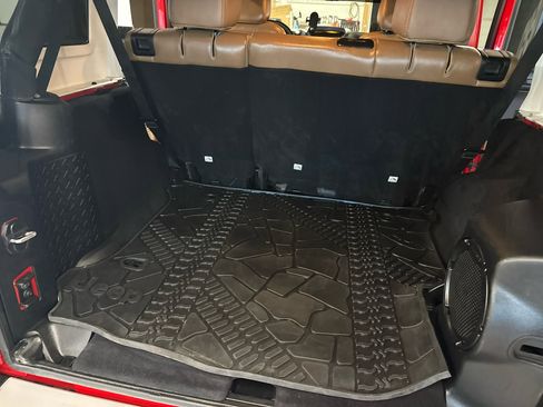 Used 2013 Jeep Wrangler Unlimited Sahara w/ Connectivity Group image 39