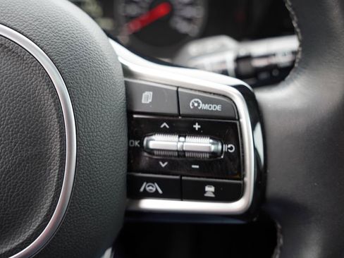 Certified 2022 Kia Sorento SX image 34