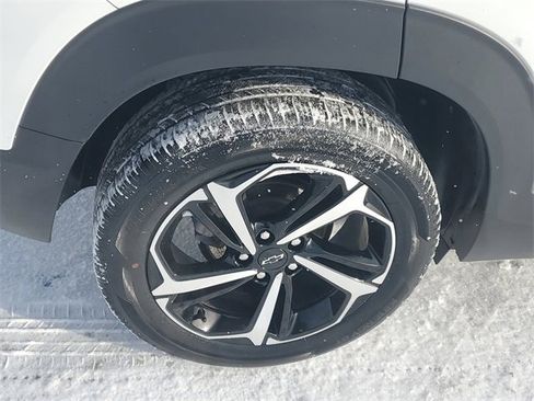 Certified 2023 Chevrolet TrailBlazer RS w/ Convenience Package image 5