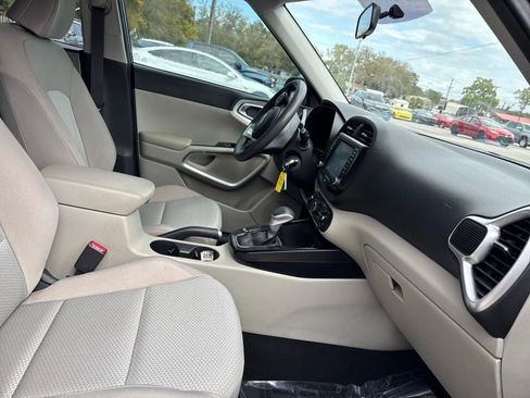 Used 2021 Kia Soul LX FWD image 13