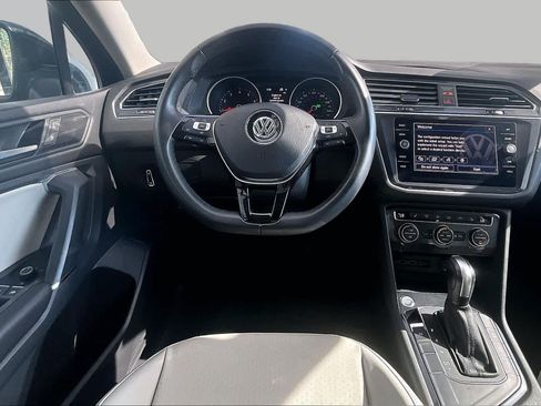 Used 2020 Volkswagen Tiguan SE FWD image 6