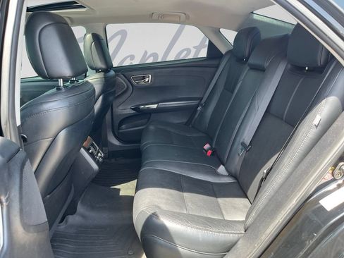 Used 2013 Toyota Avalon Limited w/ Technology Pkg FWD image 29
