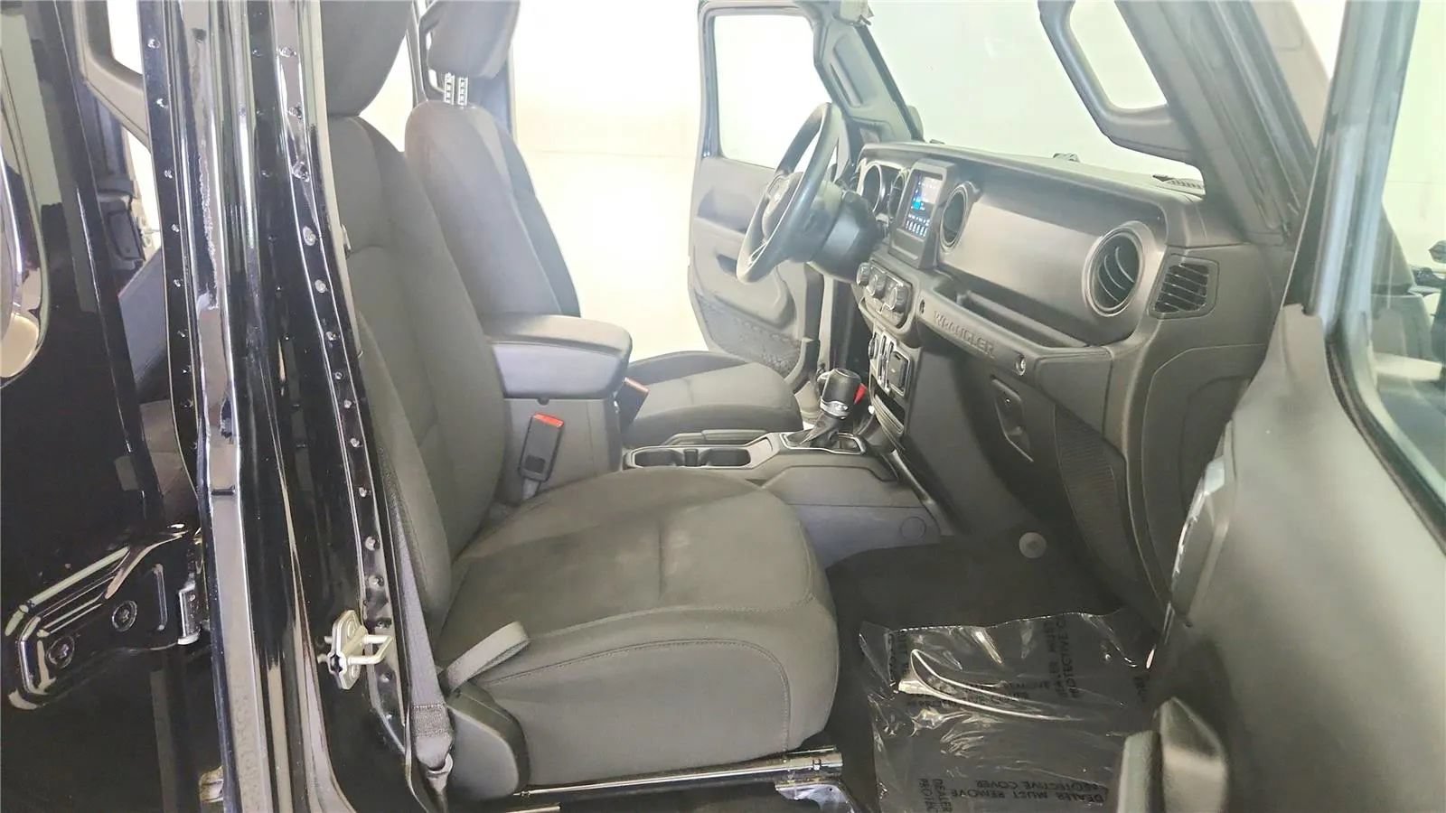 Used 2022 Jeep Wrangler Unlimited Sport AWD/4WD image 35