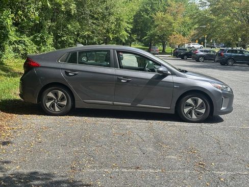 Used 2019 Hyundai Ioniq SEL FWD image 6