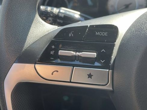 Used 2024 Hyundai Elantra SEL FWD image 19